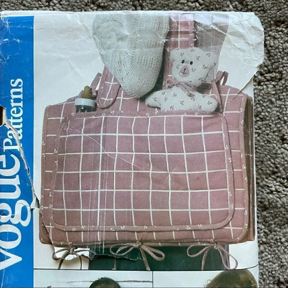 Vintage Vogue Pattern for Diaper Bag and Accessories CUT